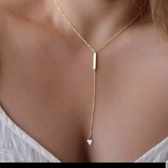 Suzie's Closet & Boutique Jewelry - Beautiful Necklace With Dangling Bar and Arrow